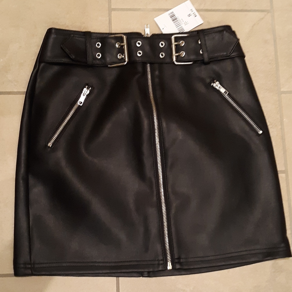 Faux leather mini skirt - Picture 6 of 6